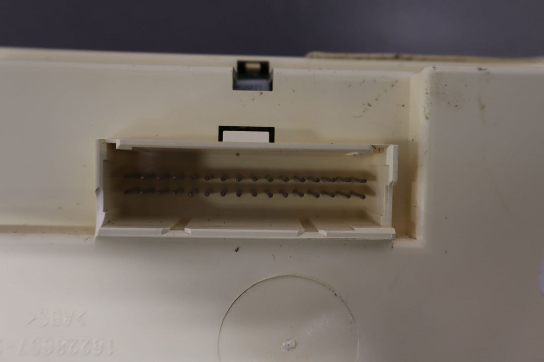 2001 - 2002 GMC Sierra OEM Manual Temperature Climate Control 15054697