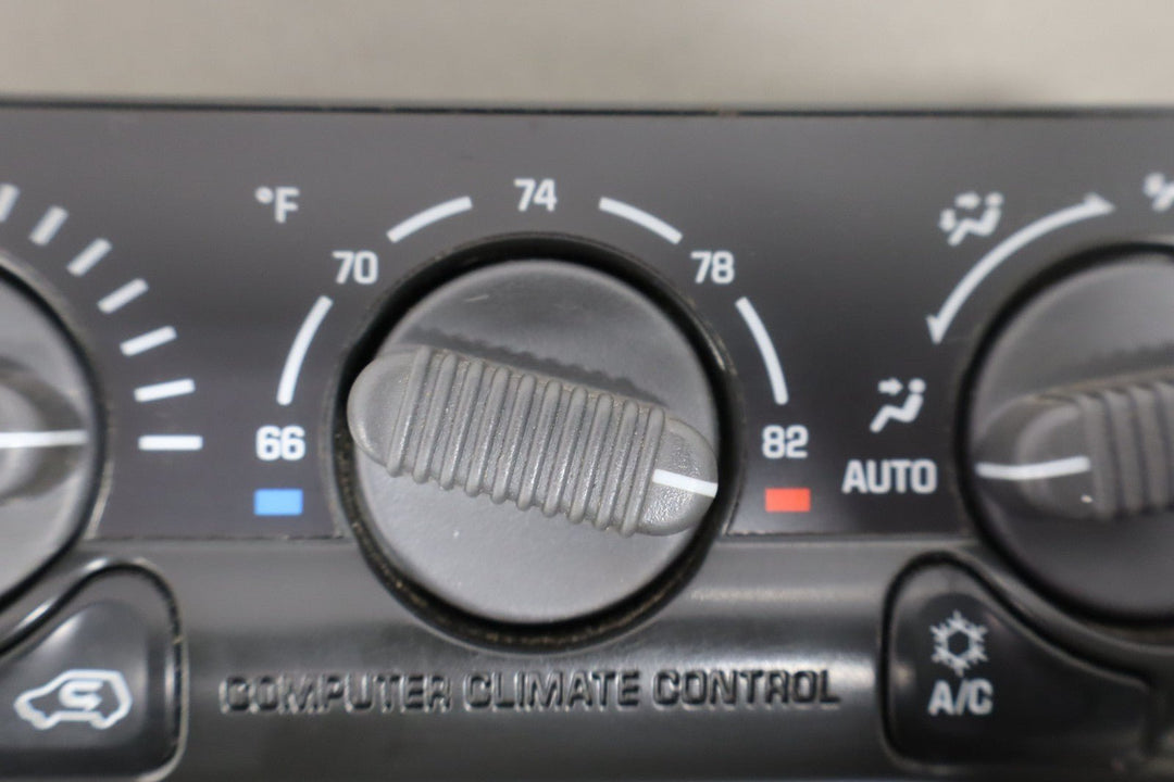 2001 - 2002 GMC Sierra OEM Manual Temperature Climate Control 15054697