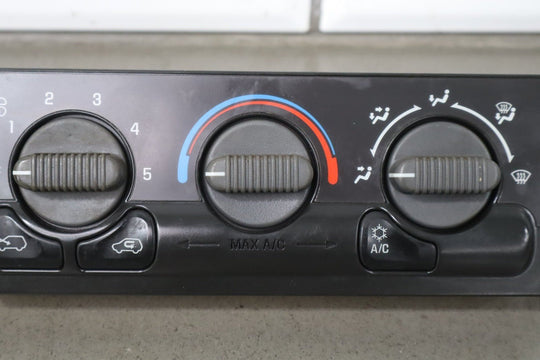 2001 - 2002 GMC Sierra OEM Manual Temperature Climate Control 15054697