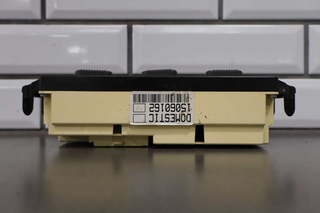 2001 - 2002 GMC Sierra OEM Manual Temperature Climate Control 15054697