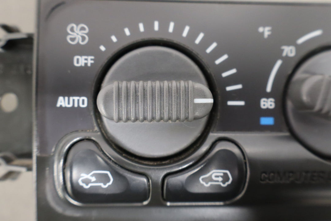 2001 - 2002 GMC Sierra OEM Manual Temperature Climate Control 15054697