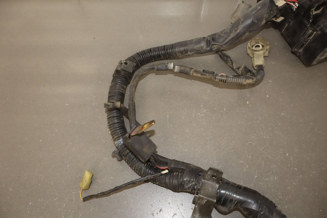 2001 - 2002 Mazda Miata Engine Fuse Relay Junction Box W/Harness