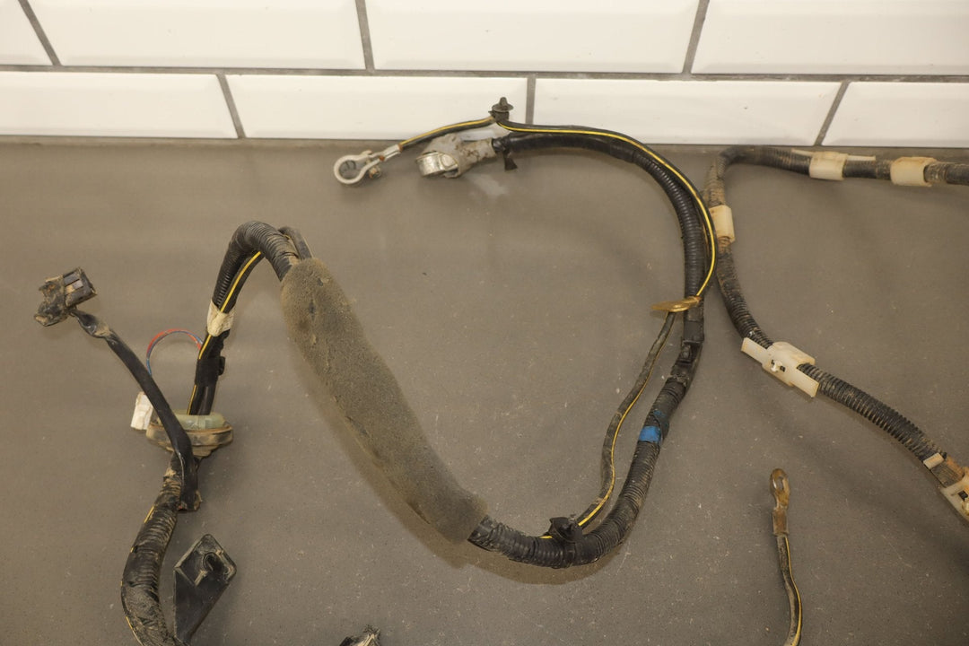 2001 - 2002 Mazda Miata Engine Fuse Relay Junction Box W/Harness