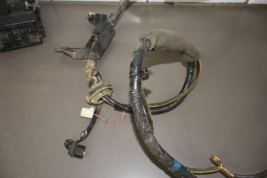 2001 - 2002 Mazda Miata Engine Fuse Relay Junction Box W/Harness