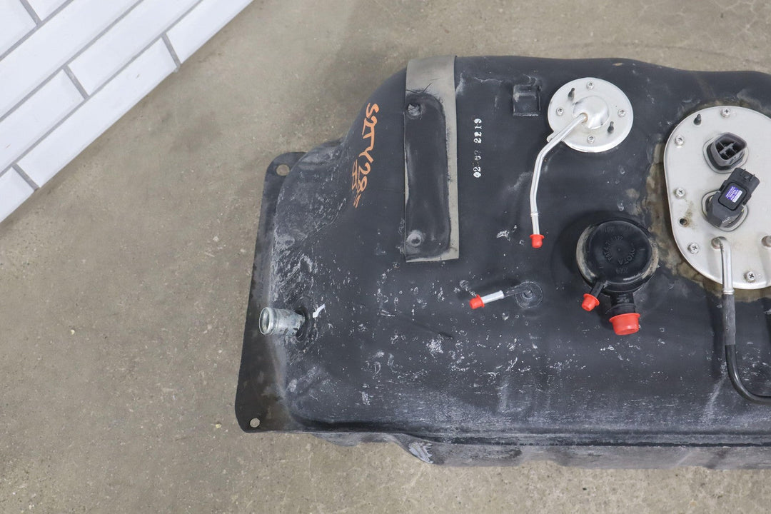 2001 - 2002 Toyota 4Runner 18.5 Gallon Gasoline Fuel Tank W/Pump