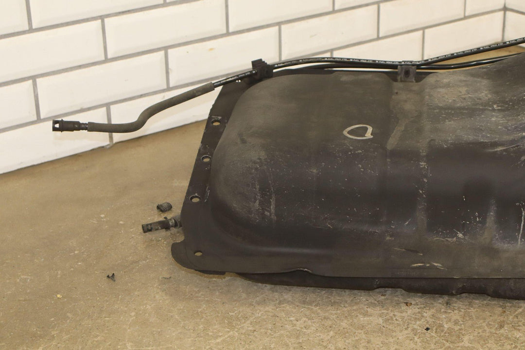 2001 - 2002 Toyota 4Runner 18.5 Gallon Gasoline Fuel Tank W/Pump