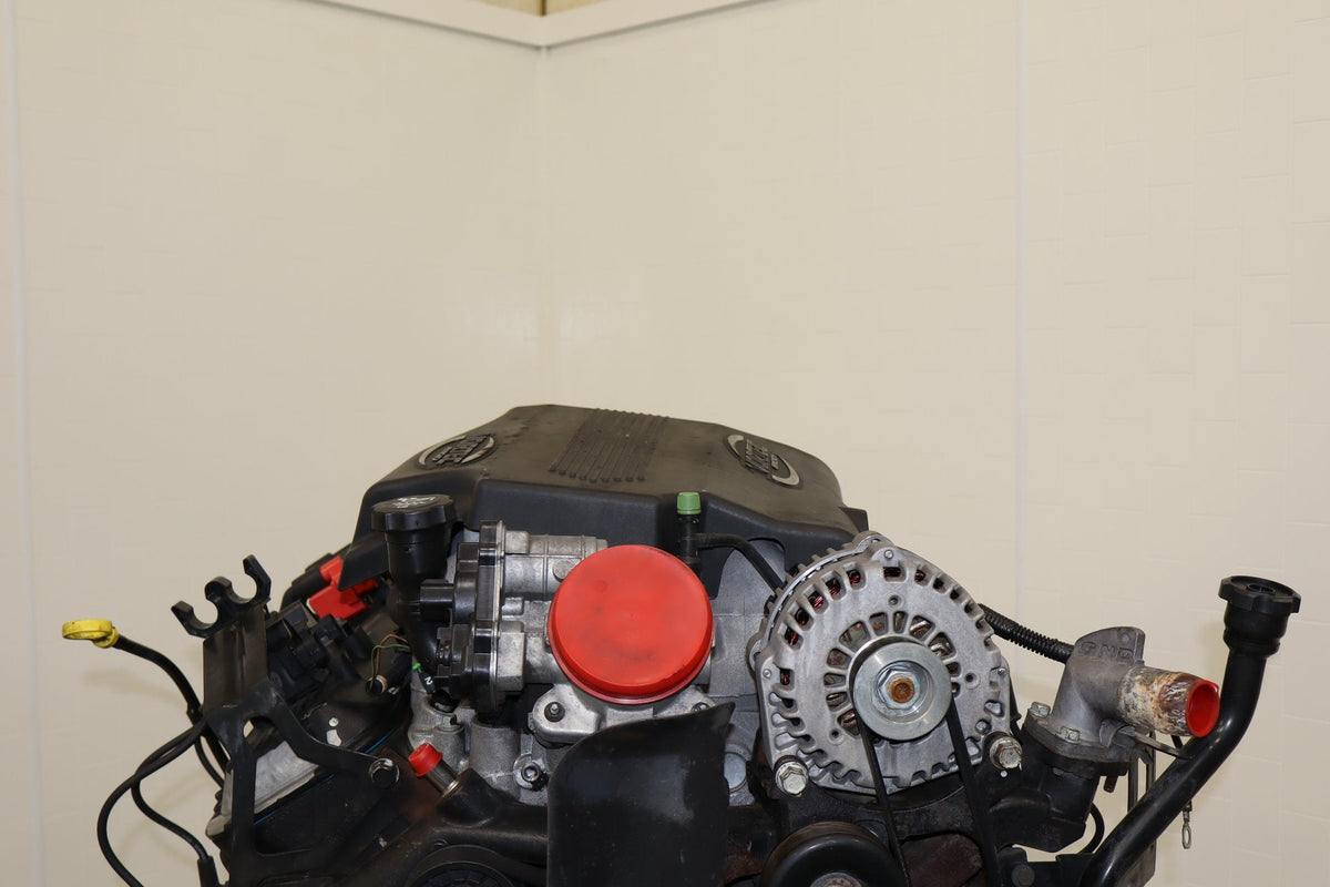 2001-2003 Chevy GMC 8.1L L18 Vortec Big Block V8 Engine Assembly Video Tested