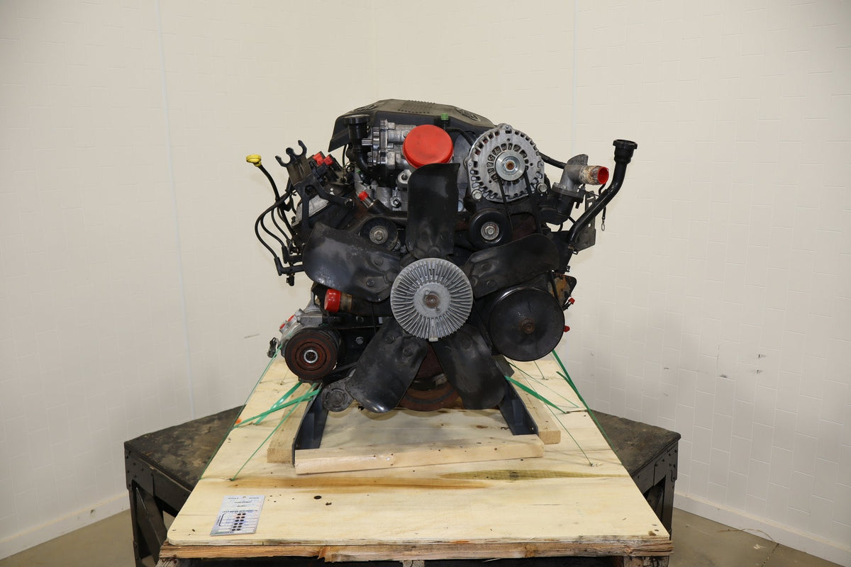 2001-2003 Chevy GMC 8.1L L18 Vortec Big Block V8 Engine Assembly Video Tested