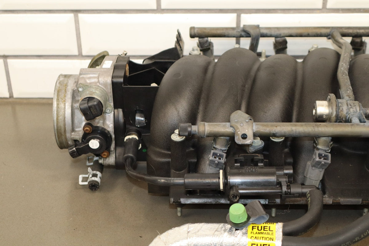 2001-2004 Chevrolet LS1 5.7L Intake Manifold W/ Fueling, Throttle Body