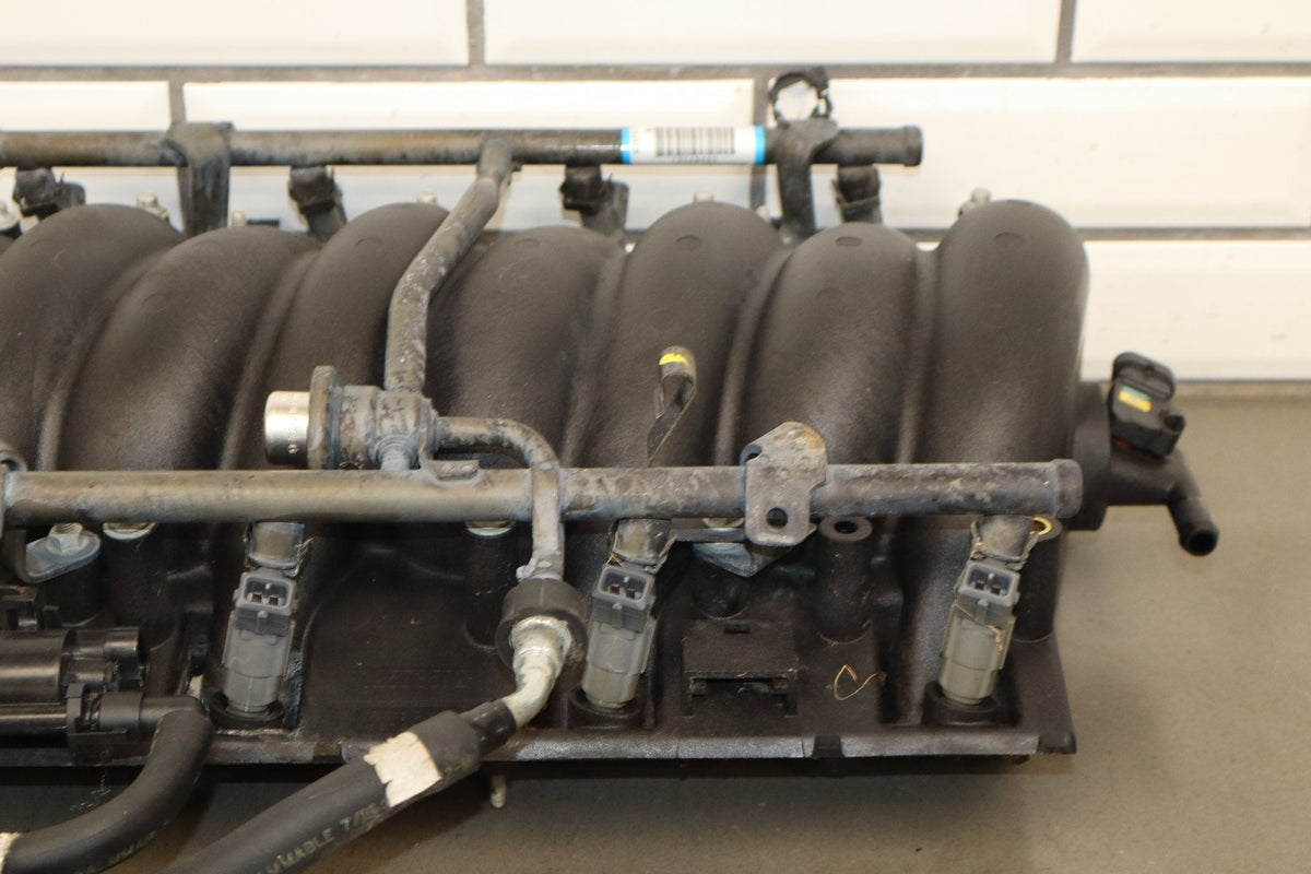 2001-2004 Chevrolet LS1 5.7L Intake Manifold W/ Fueling, Throttle Body