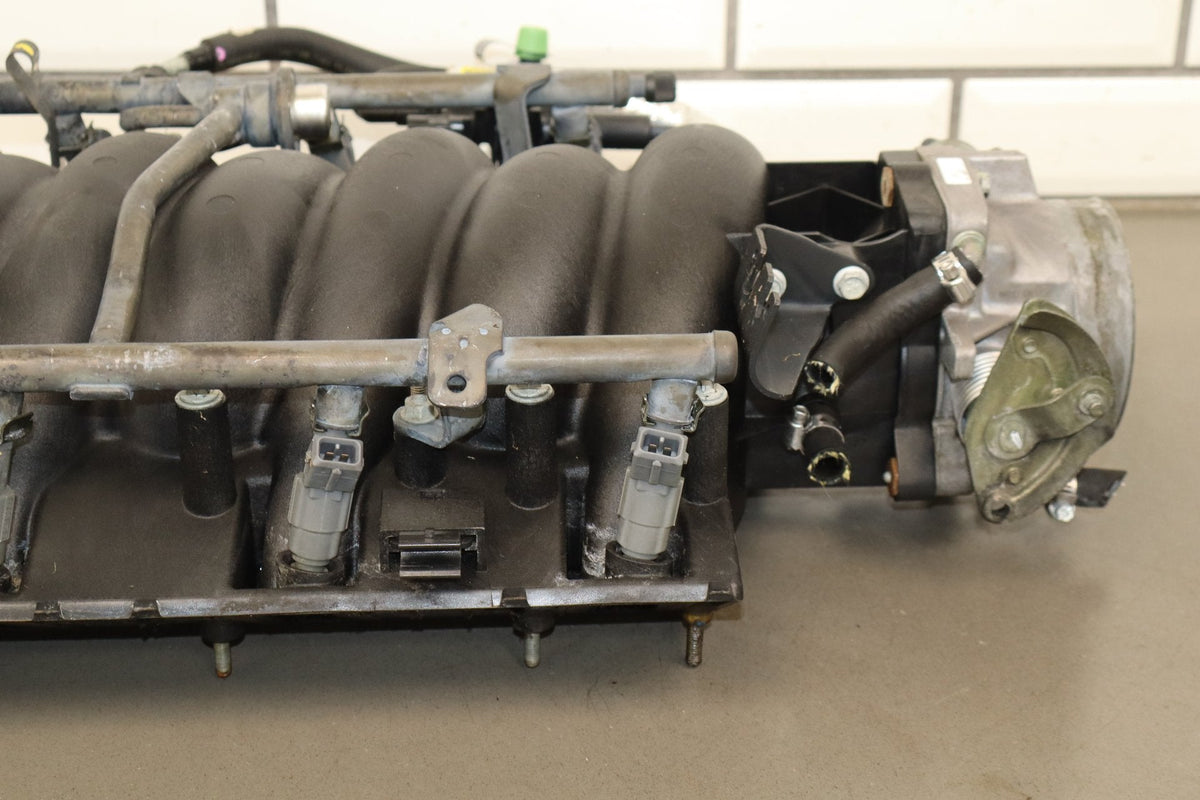 2001-2004 Chevrolet LS1 5.7L Intake Manifold W/ Fueling, Throttle Body