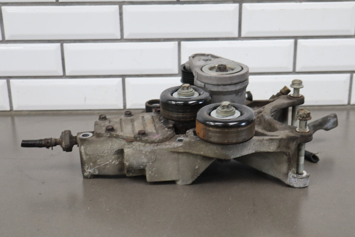 2001-2004 Chevy GMC 3500 6.6 Duramax LB7 Alternator Bracket 897288626 OEM