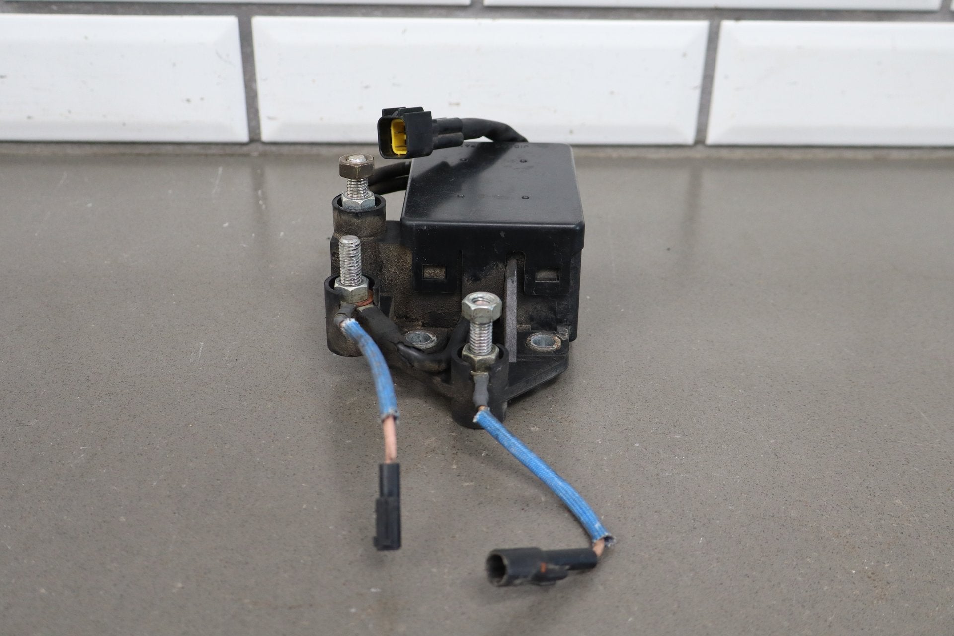 2001-2004 Chevy GMC 6.6L Duramax LB7 Glow Plug Controller Module Relay OEM