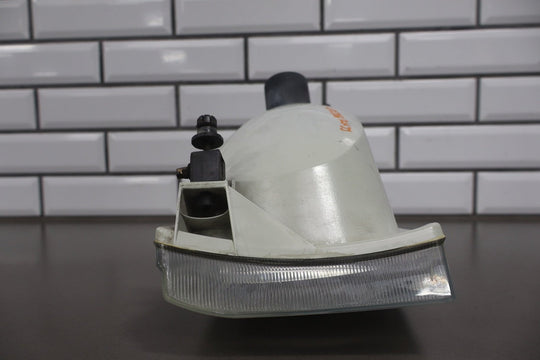 2001 - 2004 Ford F - 250 Super Duty Right RH Headlamp 2C3Z13008AA OEM