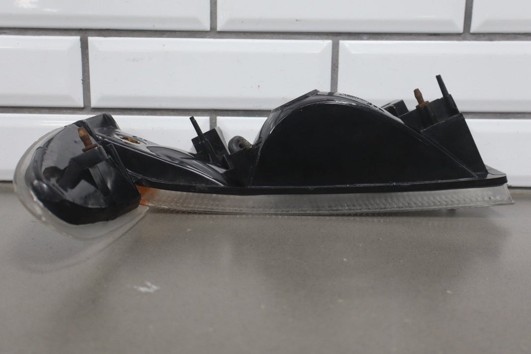 2001 - 2004 Ford F - 250 Super Duty Right RH Headlamp 2C3Z13008AA OEM