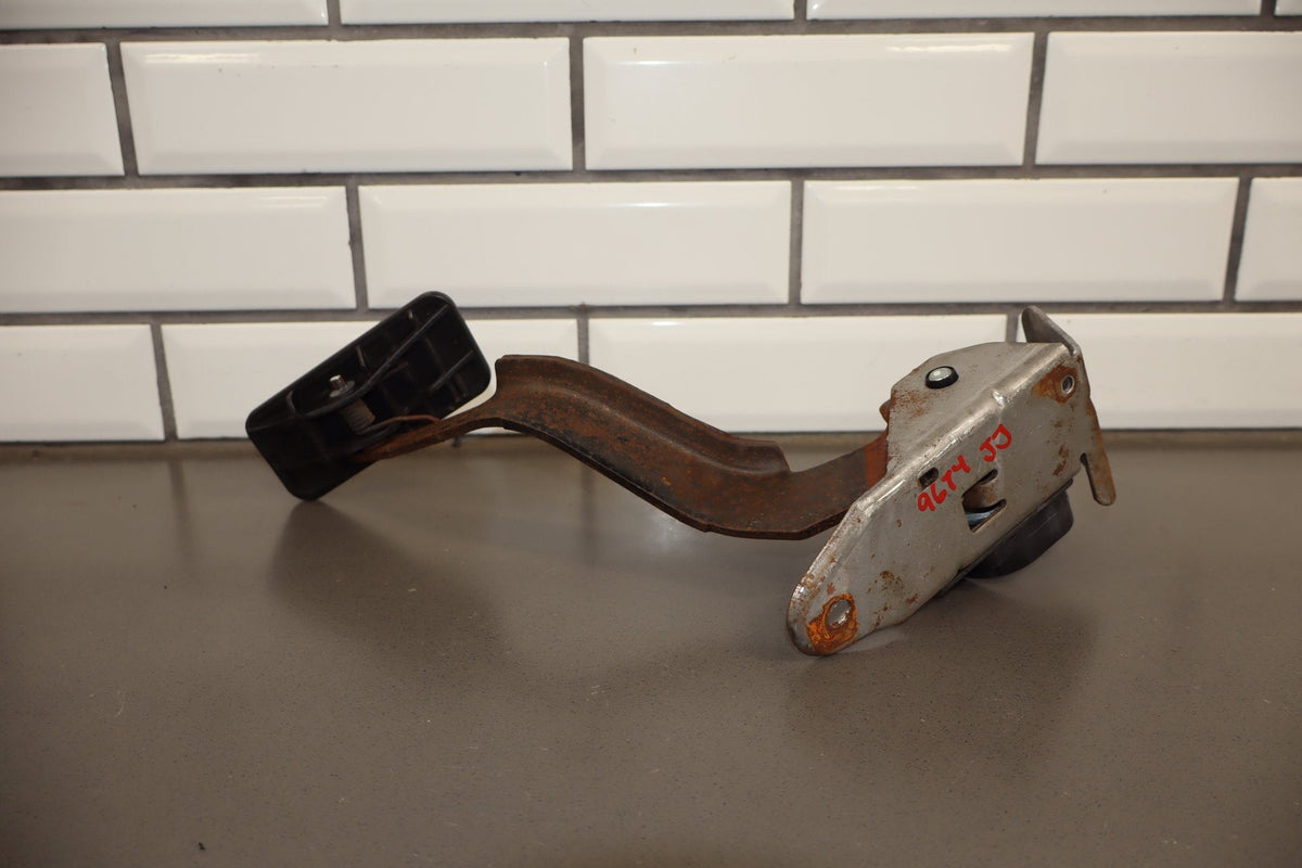 2001-2005 Chevy GMC Duramax Lb7-Lly Accelerator Pedal Assembly Complete OEM