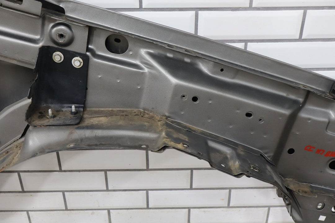 2001 - 2005 GMC Yukon Denali Left Fender 19168845 Steel Gray (16U)