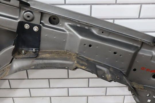 2001 - 2005 GMC Yukon Denali Left Fender 19168845 Steel Gray (16U)