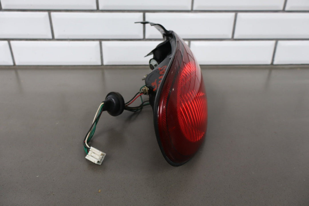 2001 - 2005 Mazda MX - 5 Miata Left Tail Light N06651160 *1 Crack*