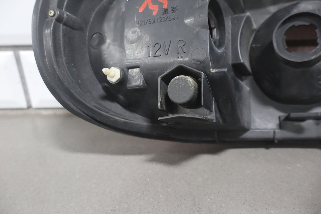 2001 - 2005 Mazda MX - 5 Miata Right Tail Light N06651150