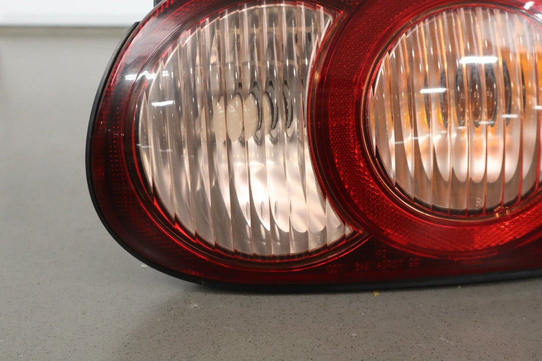 2001 - 2005 Mazda MX - 5 Miata Right Tail Light N06651150