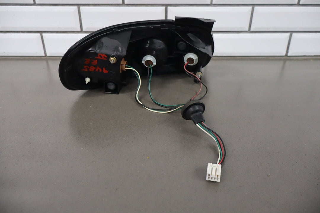 2001 - 2005 Mazda MX - 5 Miata Right Tail Light N06651150