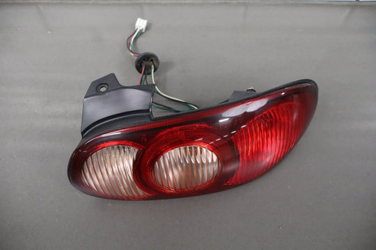2001 - 2005 Mazda MX - 5 Miata Right Tail Light N06651150