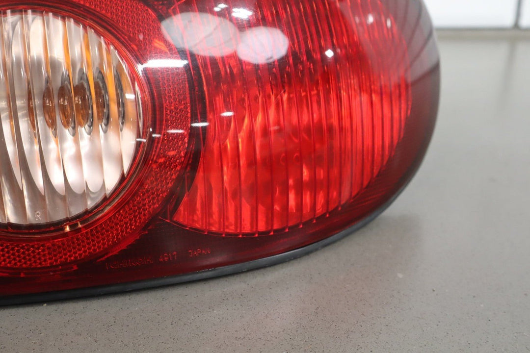 2001 - 2005 Mazda MX - 5 Miata Right Tail Light N06651150