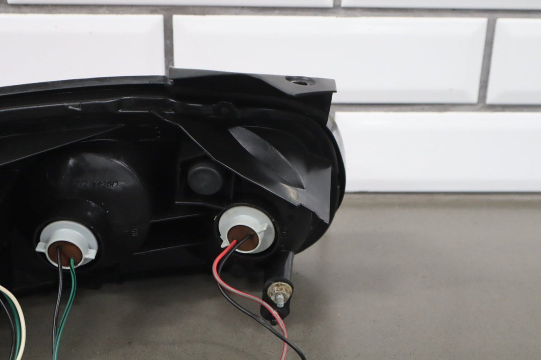 2001 - 2005 Mazda MX - 5 Miata Right Tail Light N06651150