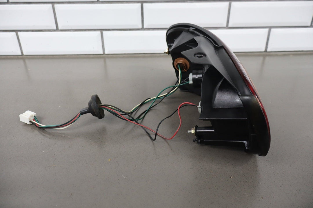 2001 - 2005 Mazda MX - 5 Miata Right Tail Light N06651150