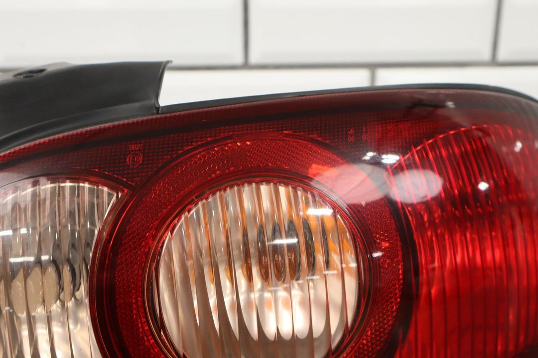 2001 - 2005 Mazda MX - 5 Miata Right Tail Light N06651150