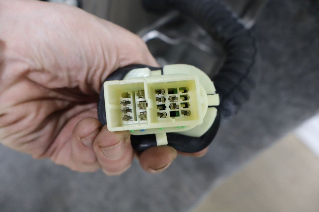 2001 - 2006 GMC Yukon Denali Left Rear Door 89023021