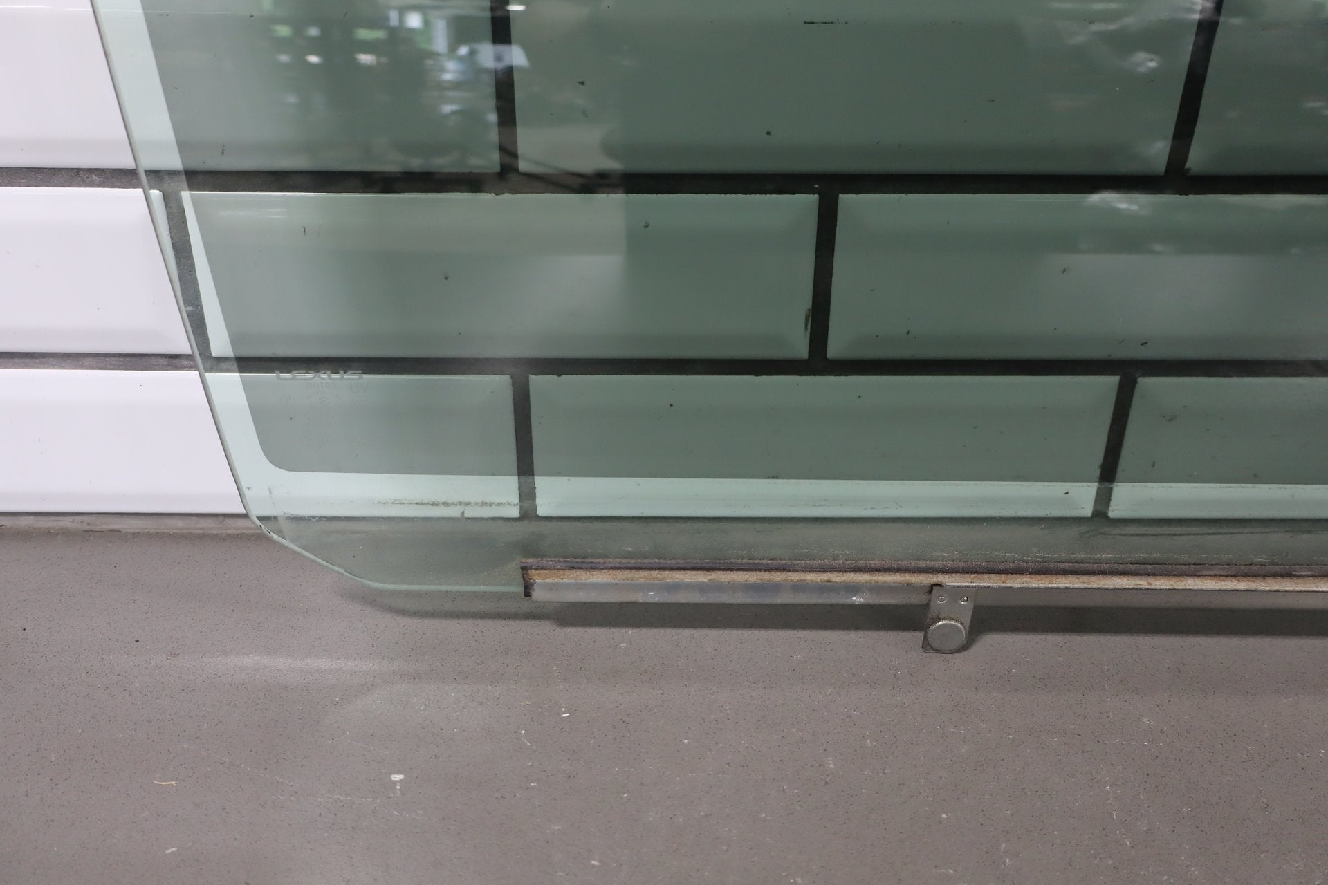 2001-2006 Lexus LS430 Right Rear Door Window OEM