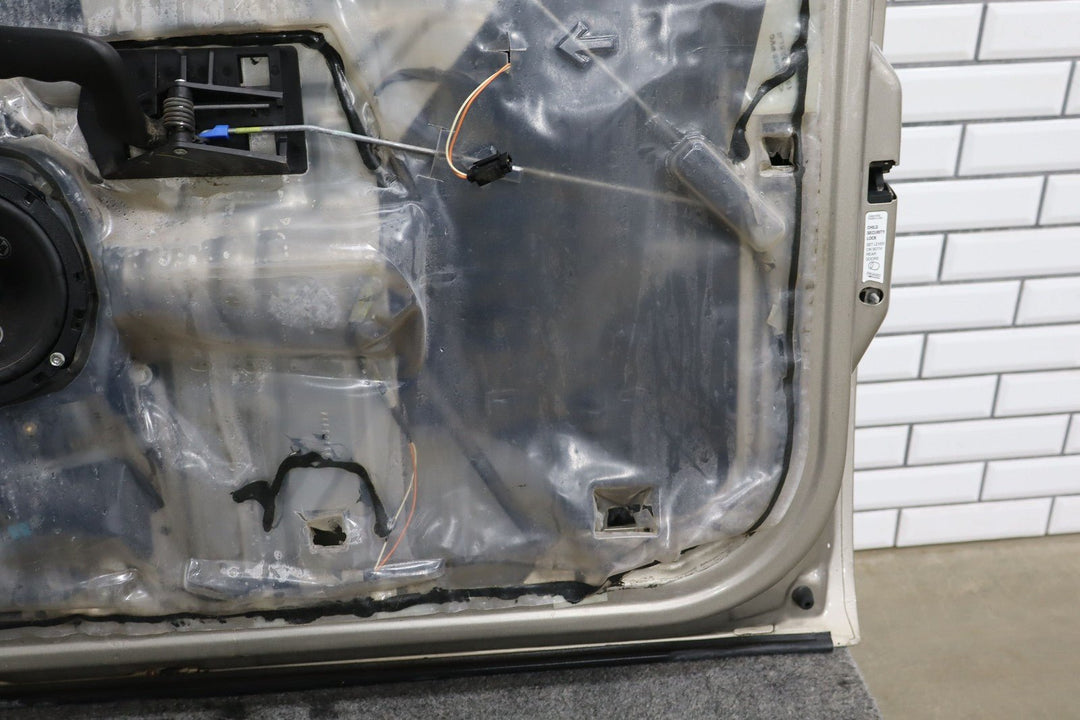 2001 - 2007 GMC Sierra Silverado 2500HD Crew Cab Right Rear Door