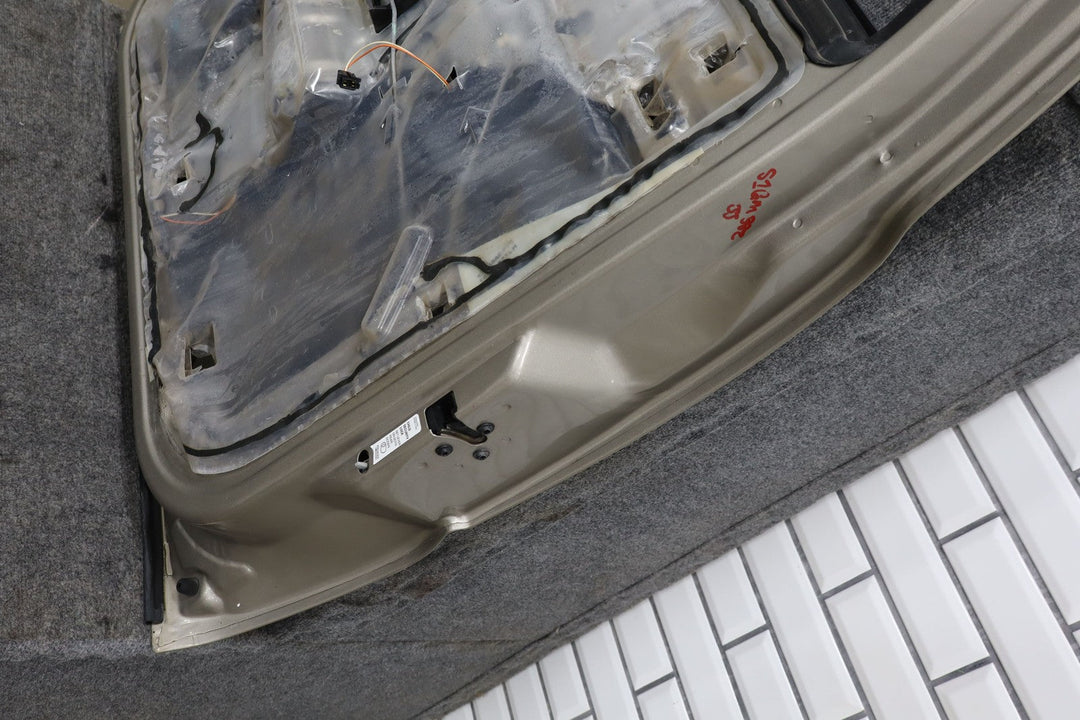 2001 - 2007 GMC Sierra Silverado 2500HD Crew Cab Right Rear Door