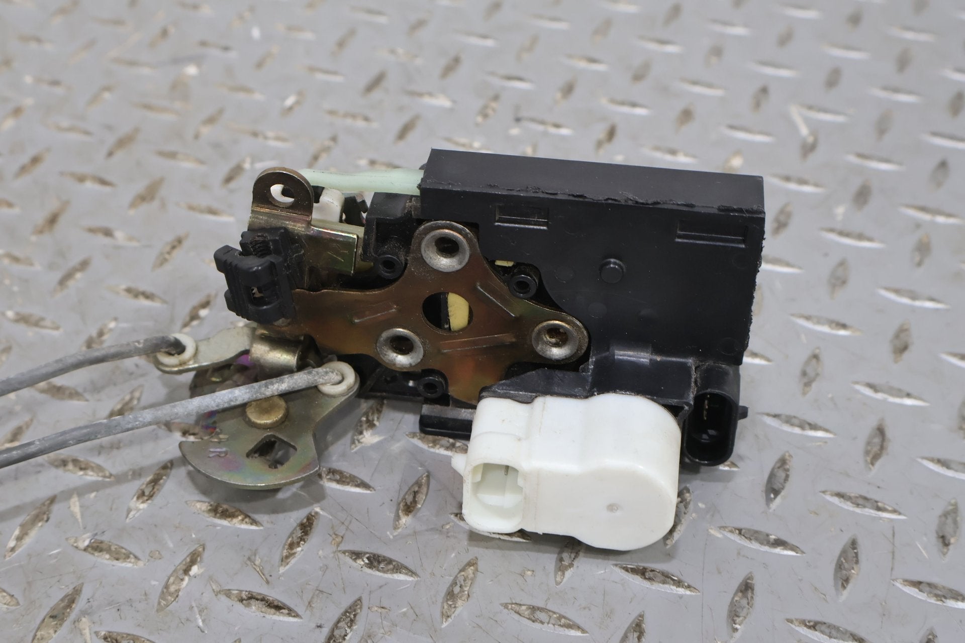 2001 Chevrolet Corvette- Right Front Door Latch