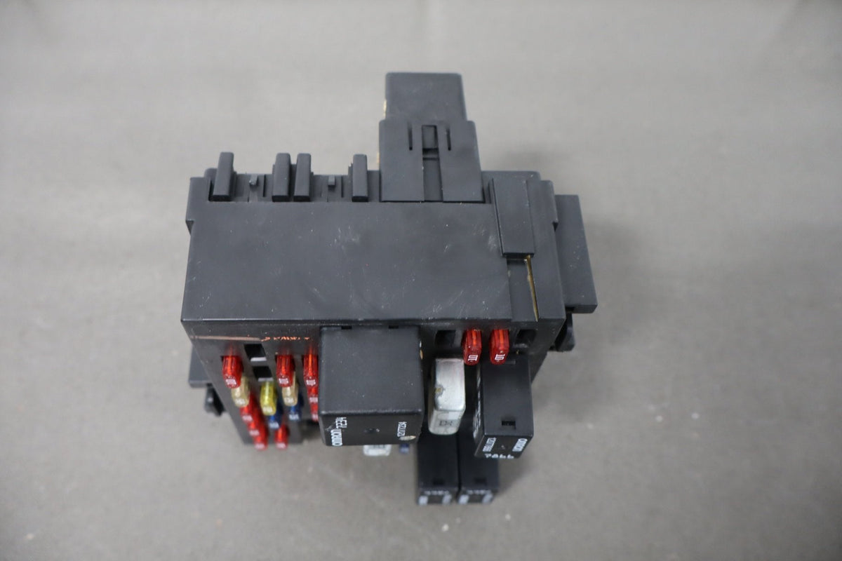 2001 Chevrolet Silverado GMT800- Cabin Fuse Box