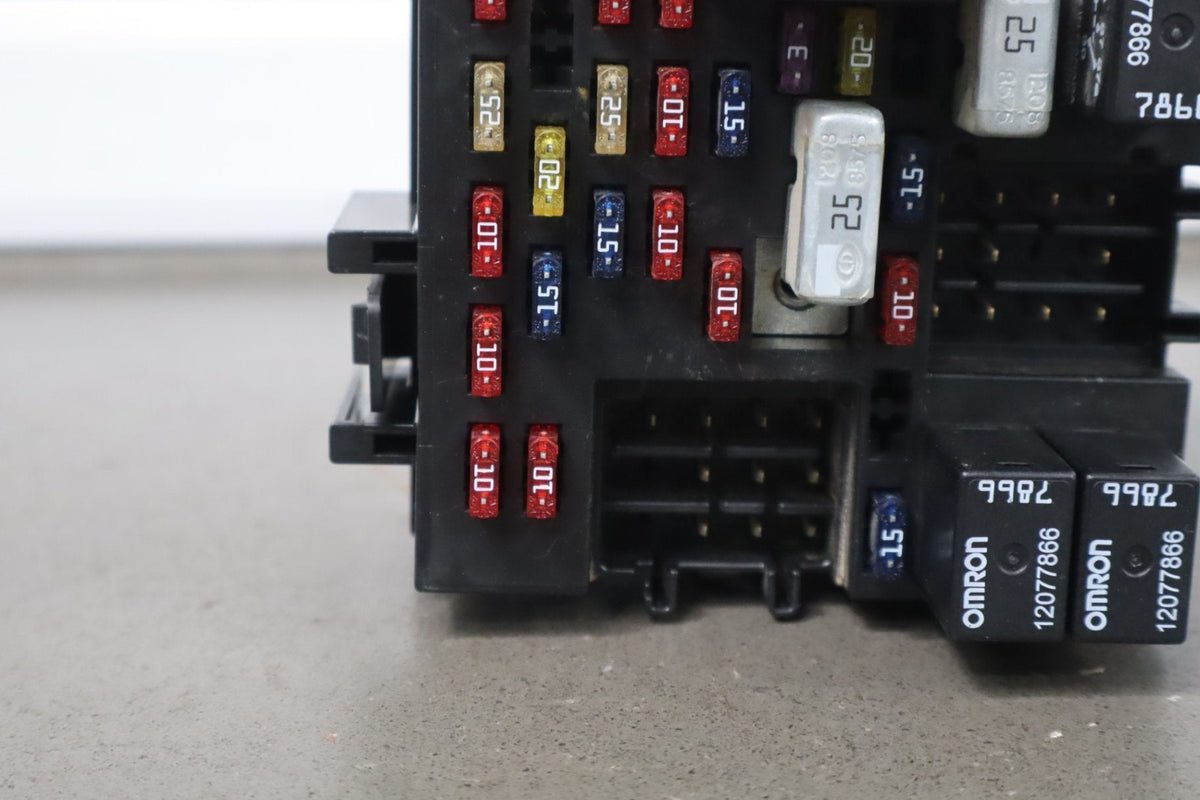 2001 Chevrolet Silverado GMT800- Cabin Fuse Box