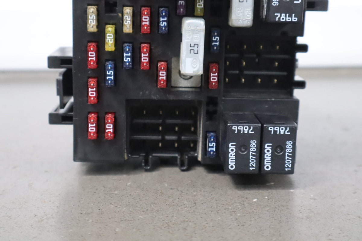 2001 Chevrolet Silverado GMT800- Cabin Fuse Box