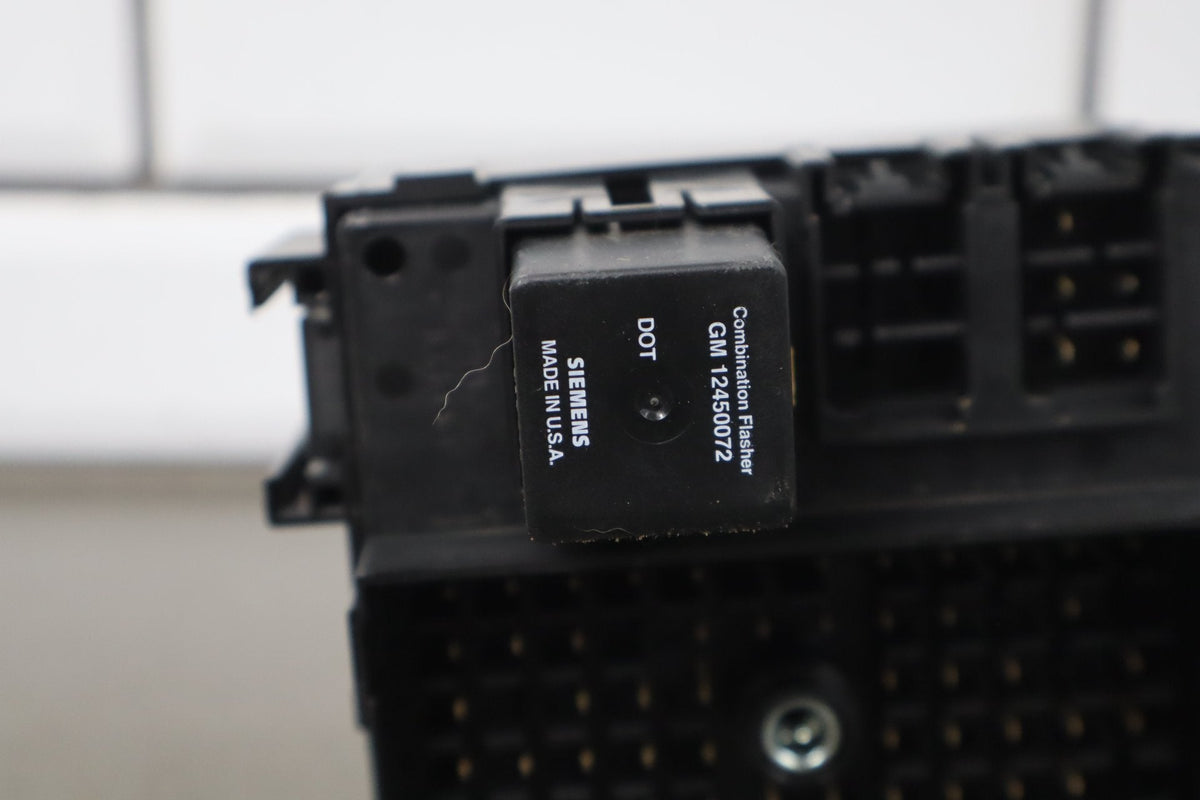 2001 Chevrolet Silverado GMT800- Cabin Fuse Box