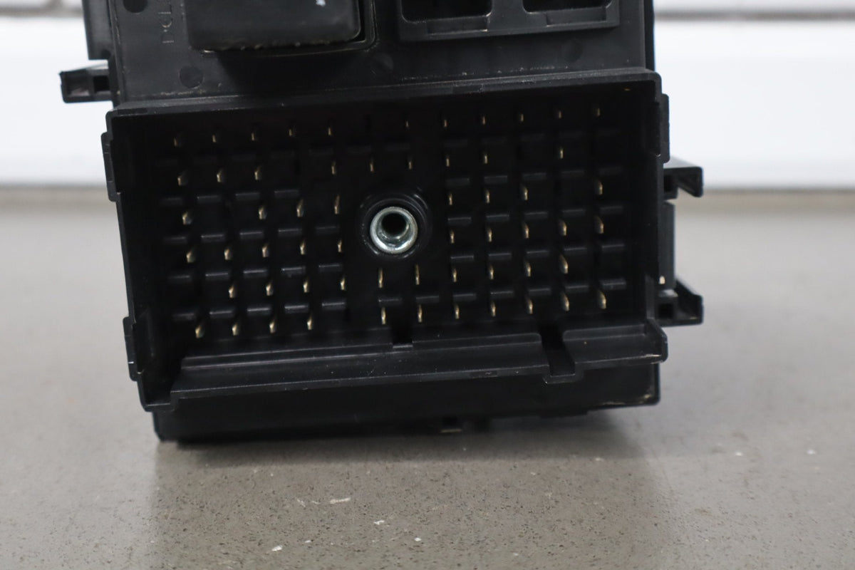 2001 Chevrolet Silverado GMT800- Cabin Fuse Box