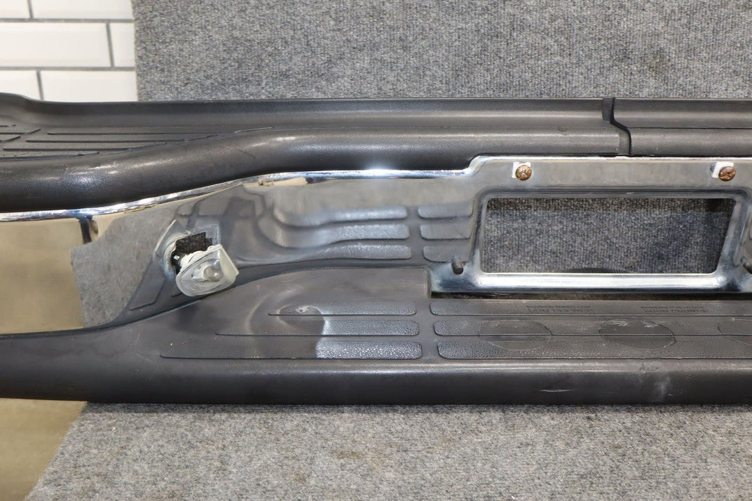 2001 Chevrolet Suburban 2500 Rear Bumper 11U