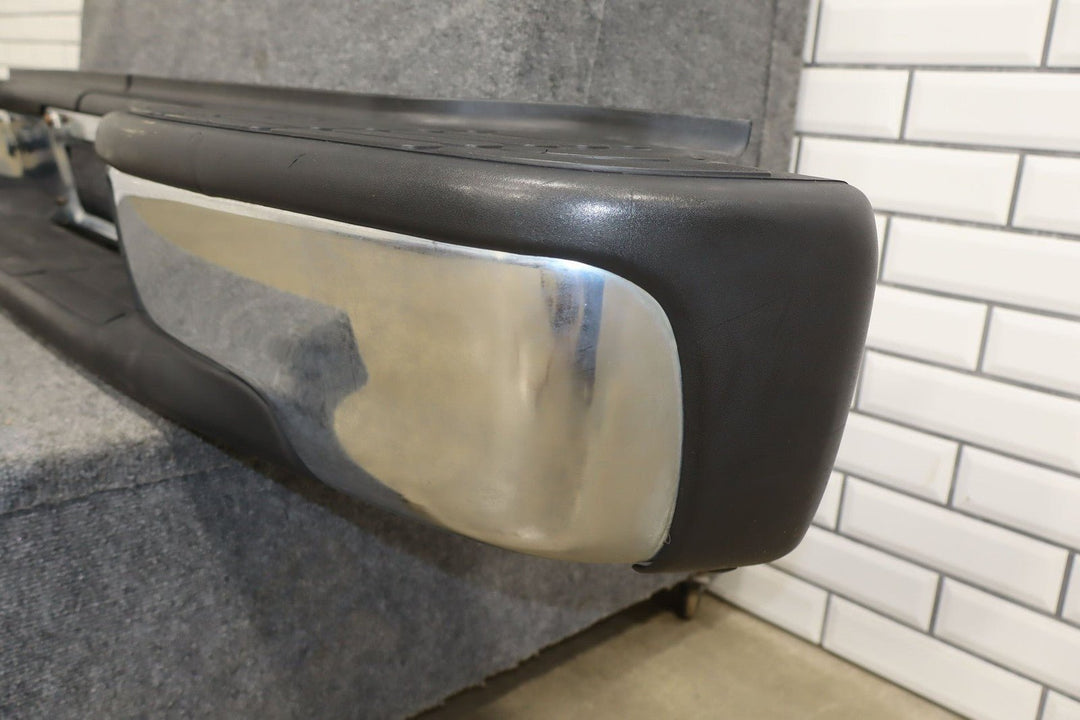 2001 Chevrolet Suburban 2500 Rear Bumper 11U
