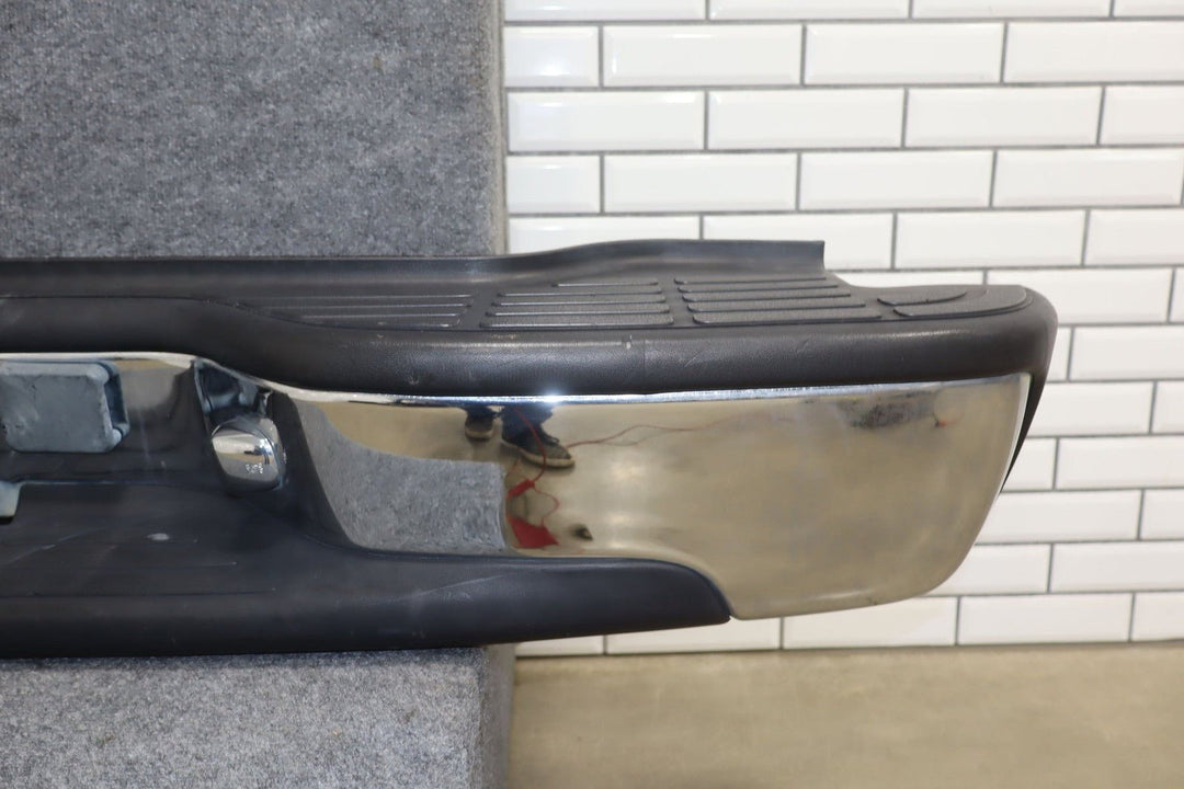 2001 Chevrolet Suburban 2500 Rear Bumper 11U