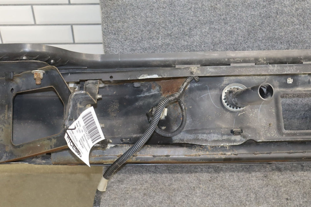 2001 Chevrolet Suburban 2500 Rear Bumper 11U