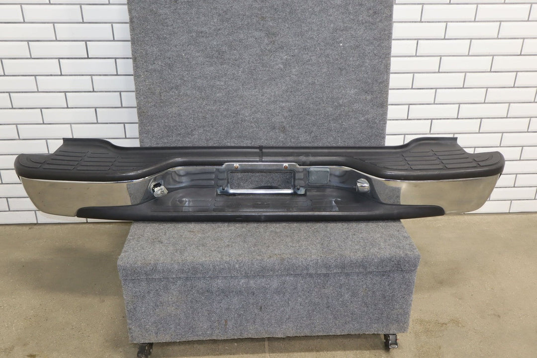 2001 Chevrolet Suburban 2500 Rear Bumper 11U