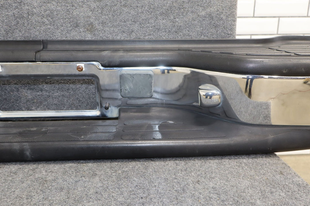 2001 Chevrolet Suburban 2500 Rear Bumper 11U