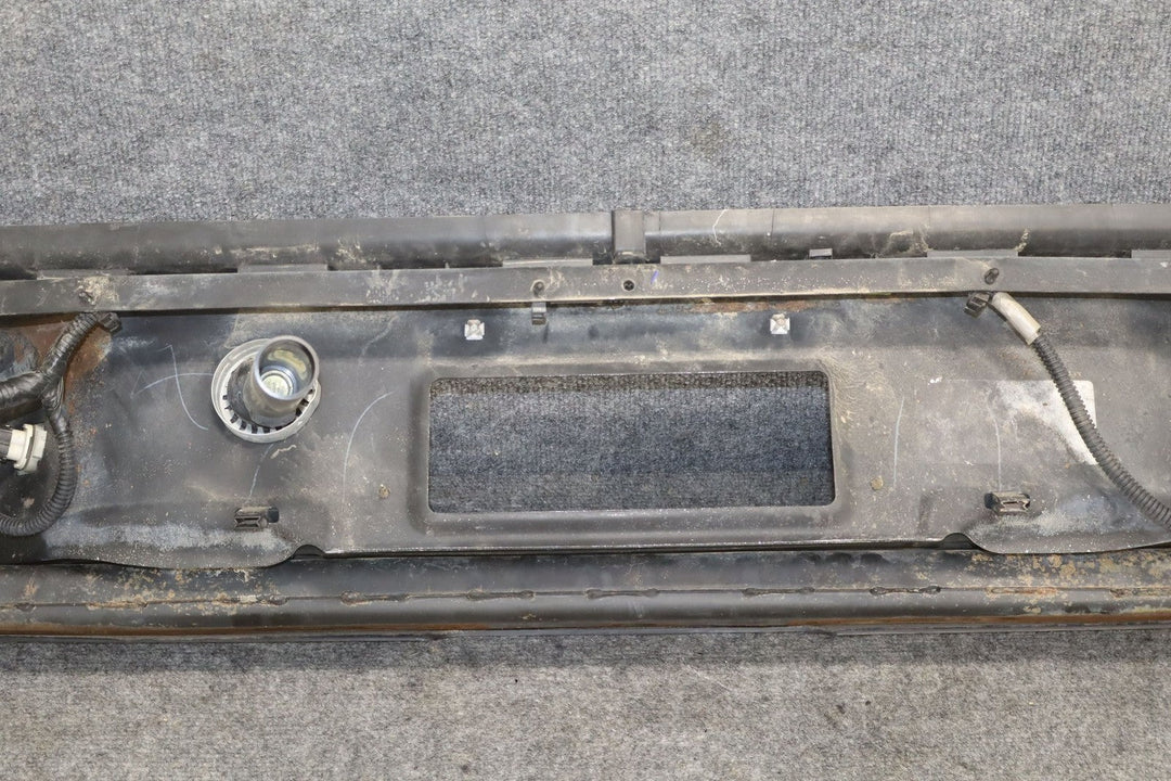 2001 Chevrolet Suburban 2500 Rear Bumper 11U