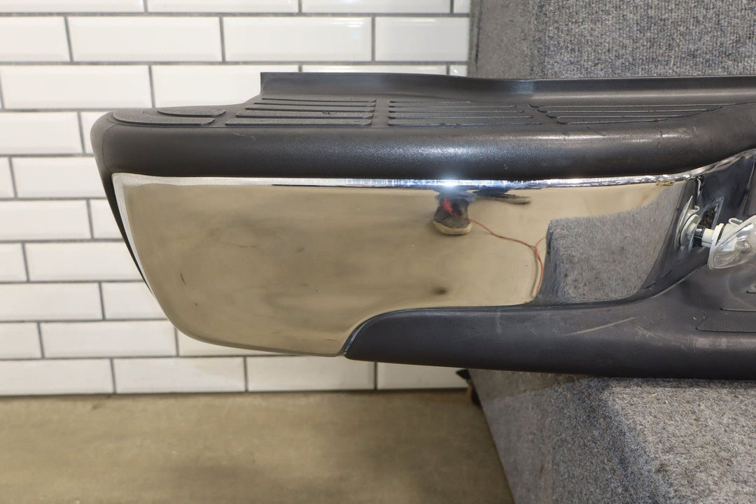 2001 Chevrolet Suburban 2500 Rear Bumper 11U