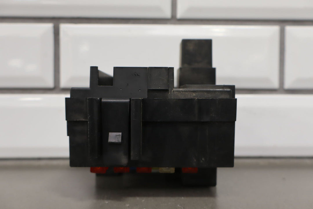 2001 Chevy Silverado 2500HD Cabin/Interior Fuse Box Assembly 15770992